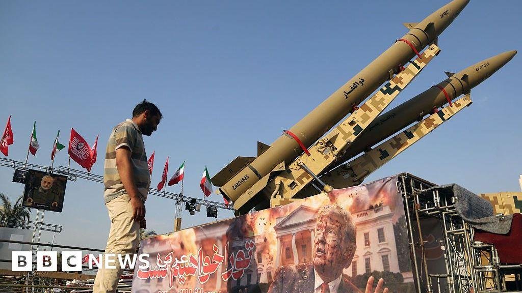 طهران تهدّد بـ"إغراق الخليج في الظلام" إذا استهدف ترامب محطات توليد الكهرباء الإيرانية