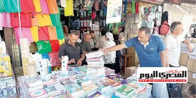 تصل إلى 390 جنيهًا للكتاب.. أسعار الكتب الخارجية تُربك ميزانيات الأسر قبل انطلاق العام الدراسي