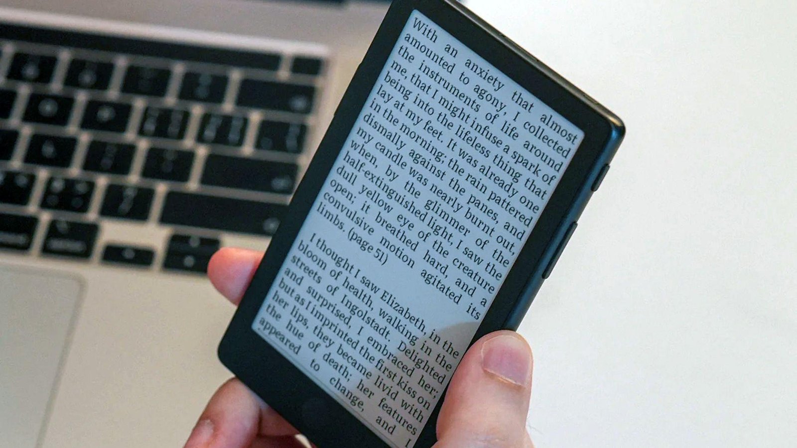 Xteink's tiny pocket eReader now has a touchscreen and front light