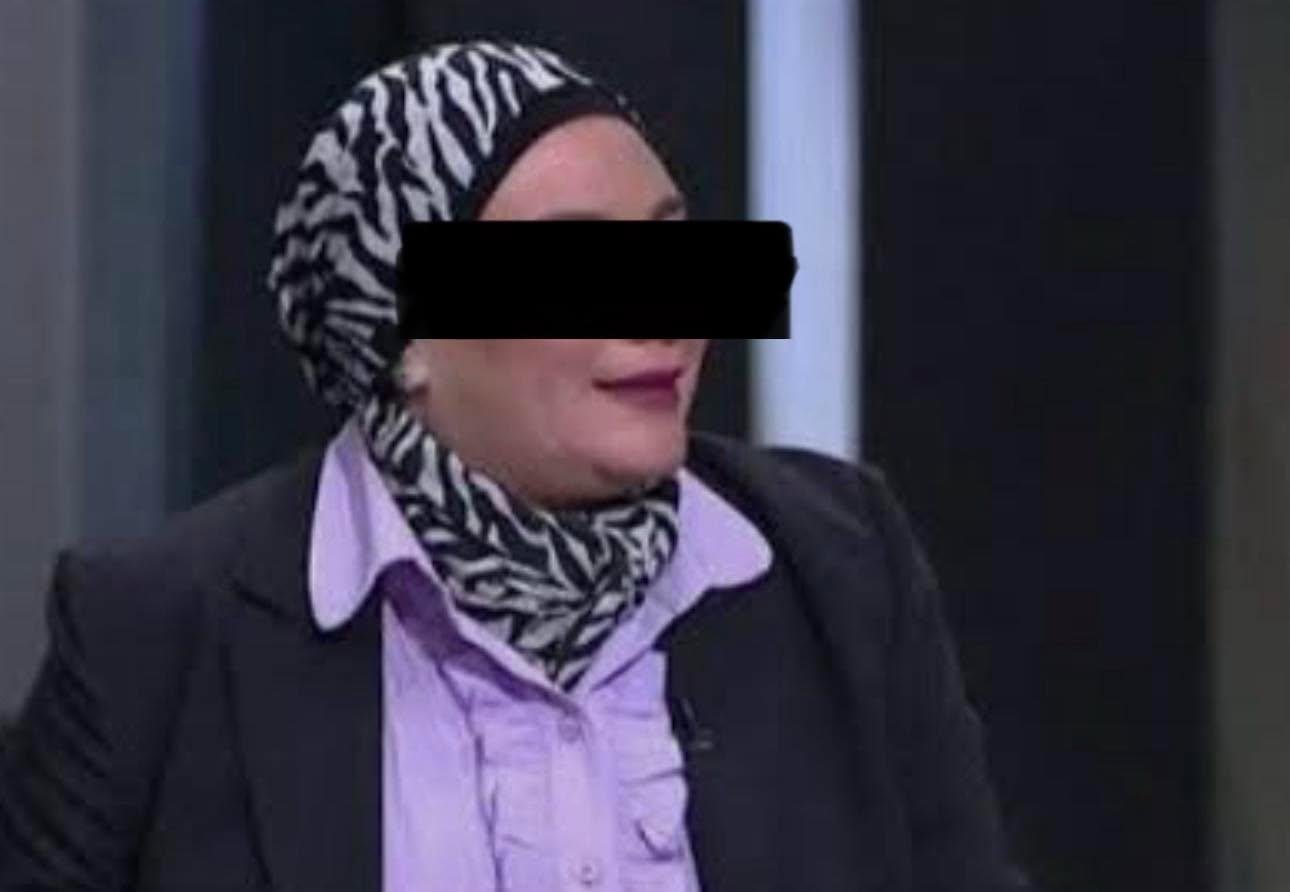 المتهمة بقتل والدتها في سيدي بشر تمثل الجريمة.. والنيابة تستعجل تقارير الطب الشرعي