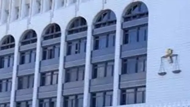 يُهرب الشباب عبر الحدود.. جنايات المنيا تعاقب متهمًا بالسجن المشدد والغرامة المالية