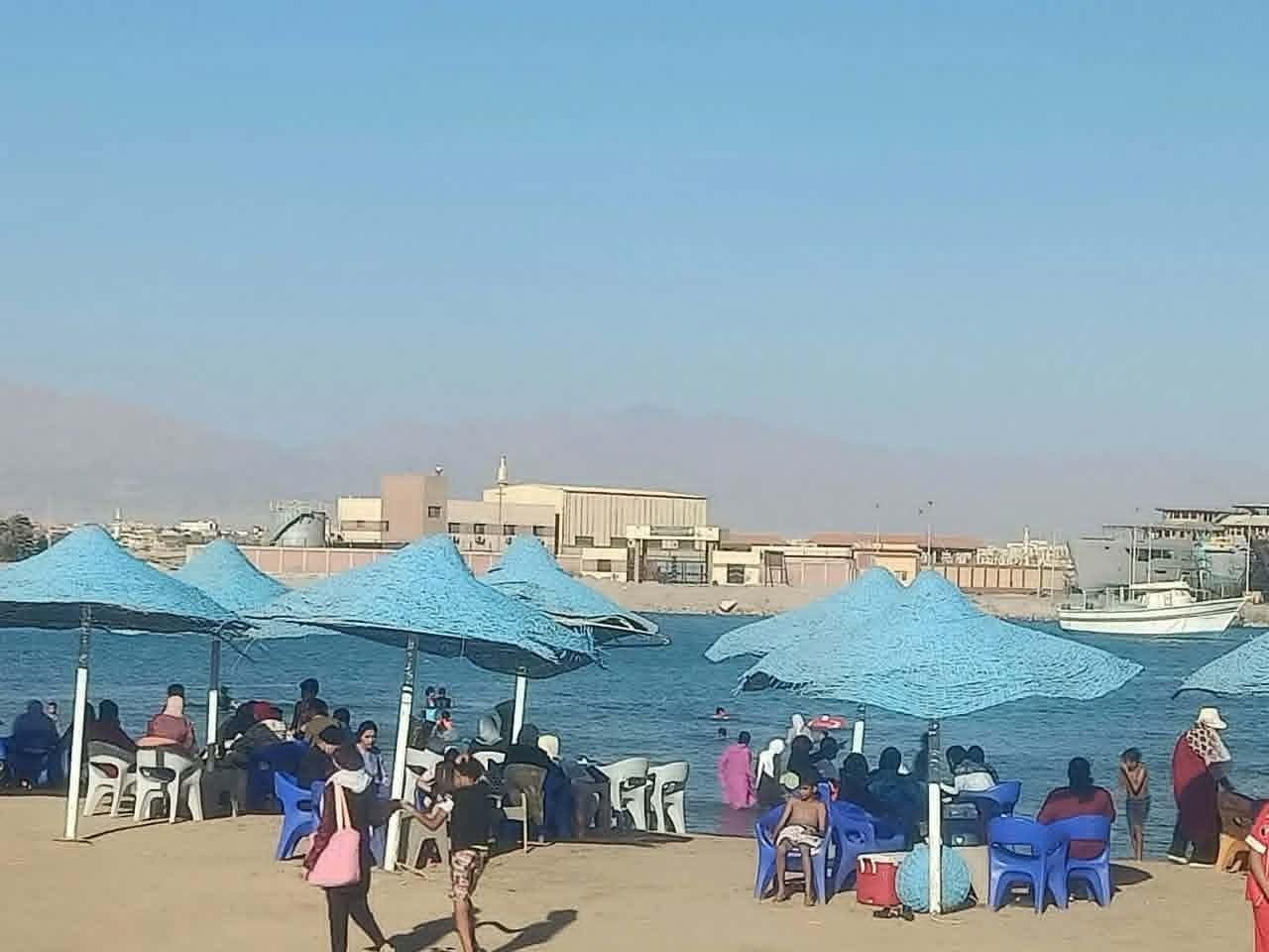 إقبال على الشواطئ العامة المجانية بجنوب سيناء.. ومنتجعات رأس سدر ترفع شعار كامل العدد