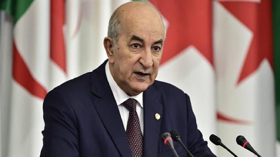 الرئيس الجزائري يدعو لدعم المواهب الشابة في منتخب كرة القدم