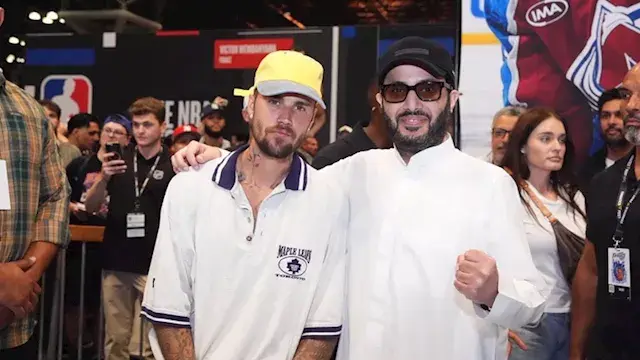 مع جاستن بيبر وديوكوفيتش.. تركي آل الشيخ يروج لنزال The Comeback