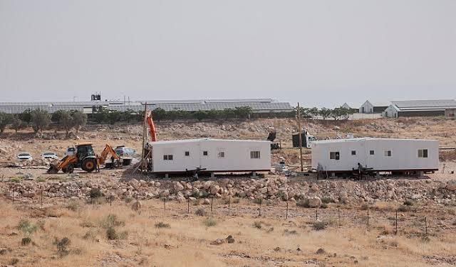 الضفة.. نصب بيوت متنقلة وتوسيع بؤرة استيطانية شرق بيت لحم