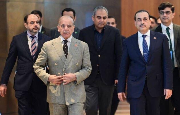 مصادر باكستانية للعربية: رئيس الوزراء وقائد الجيش يزوران السعودية غدا