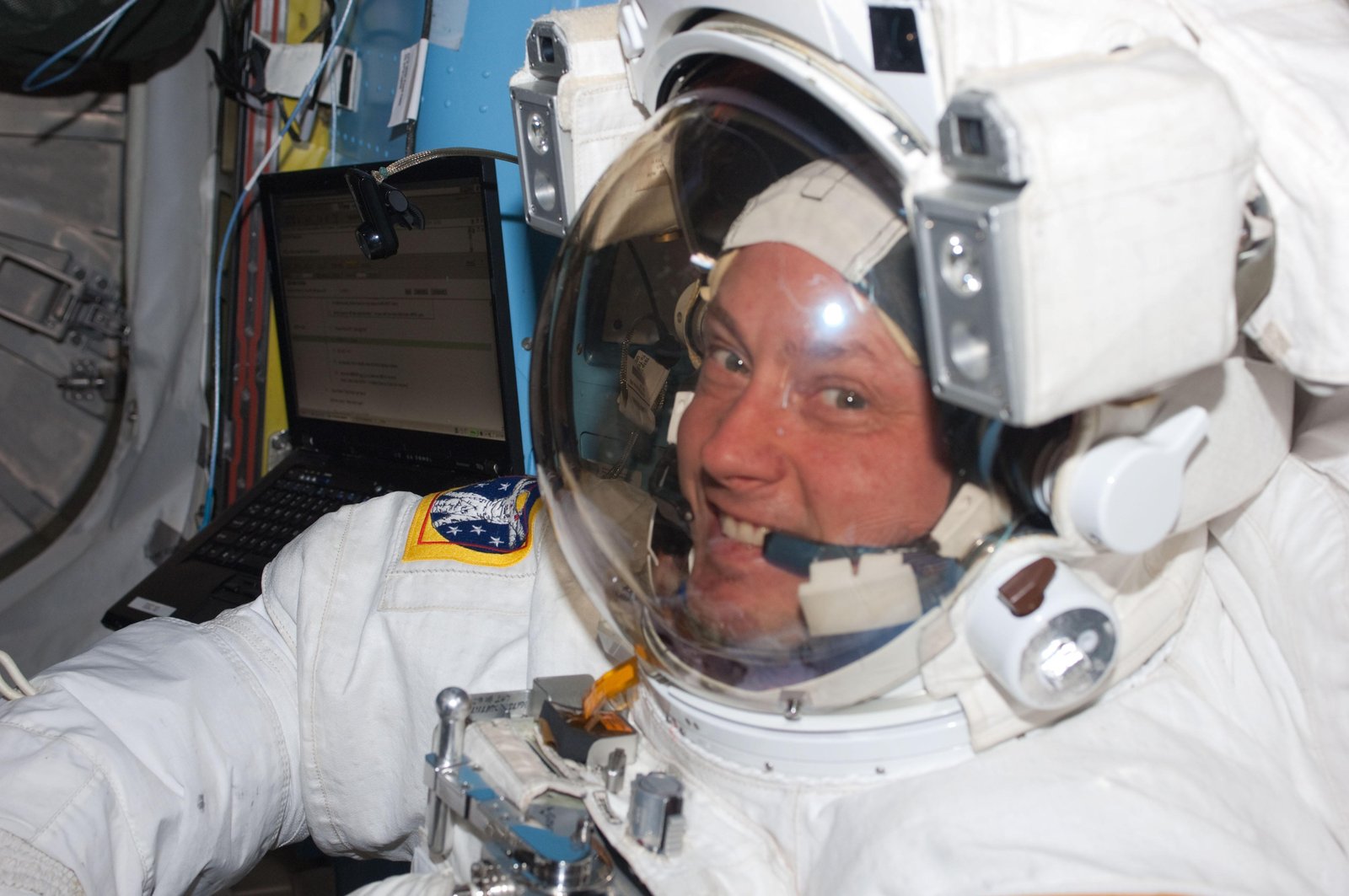 NASA Astronaut Mike Fincke Leaves NASA, Career Includes 4 Spaceflights