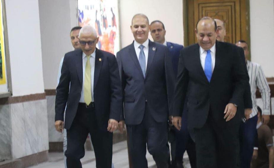 محافظ شمال سيناء يبحث مع مدير الأمن ومساعد وزير الداخلية الشأن الأمني بالمحافظة