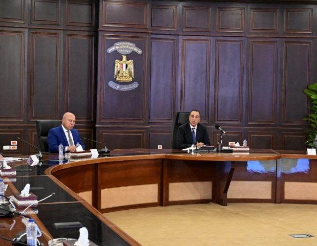 كامل الوزير: المسيرة أصابت إحدى المواسير وخزانا فرعيا في سفينة تغييز دمياط