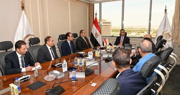 وزير التموين يبحث مع شعبة الذهب تطوير منظومة الدمغ والرقابة
