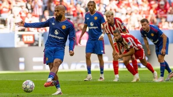 ثنائية مبيومو تقود مانشستر يونايتد للفوز على أتلتيكو مدريد وديًا
