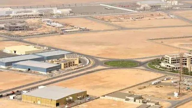 استكمالاً لحملة سحب الأراضي.. التنمية الصناعية تسترد قطع غير مستغلة ببني سويف