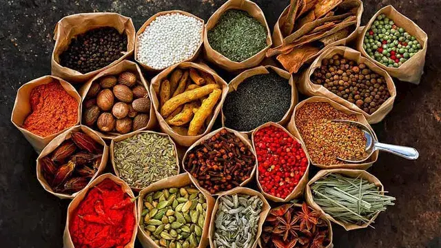 8 علاجات قديمة سخر منها البعض وأيدها العلم.. بينها العسل والكركم