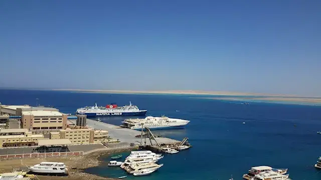 10 سفن و636 شاحنة.. نشاط ملحوظ...