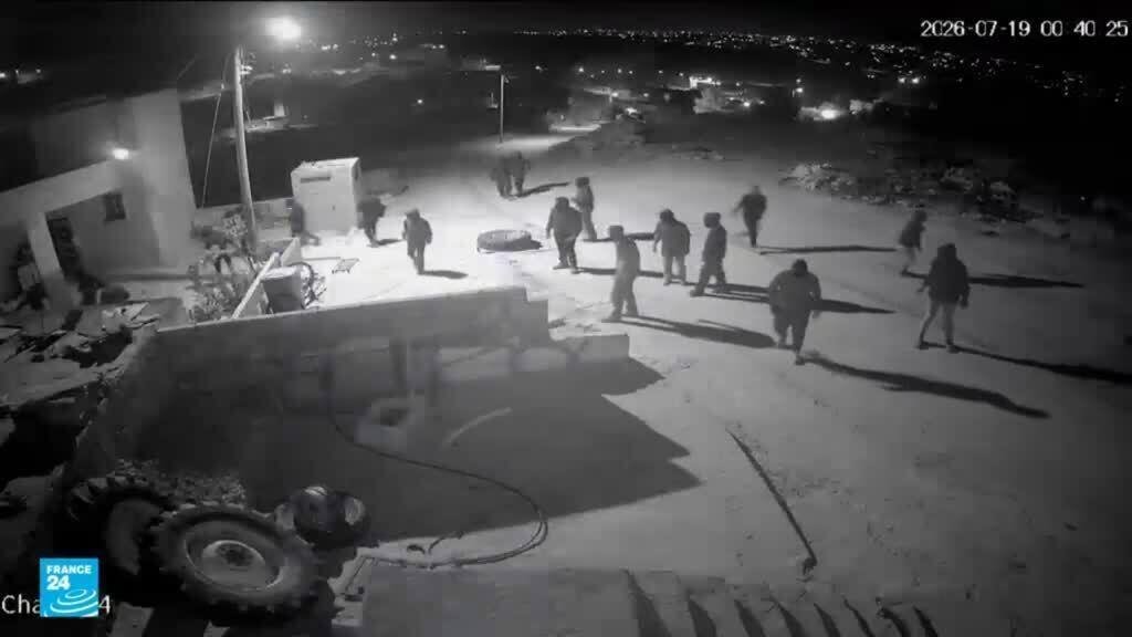 هجوم جديد للمستوطنين الإسرائيليين.. النيران تطال مسجدا ومبان فلسطينية جنوب الخليل