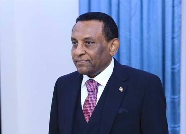 رئيس وزراء السودان يعلن حوارا قريبا يمهد لمصالحة شاملة وانتخابات حرة