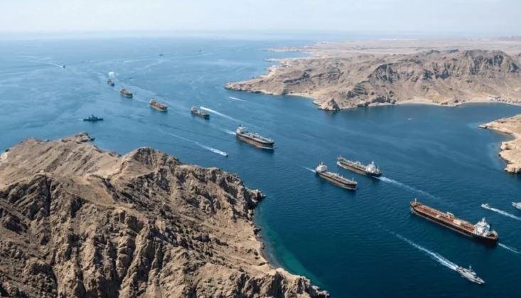 البرلمان الإيراني يدرس منع سفن أمريكا وإسرائيل من دخول مضيق هرمز