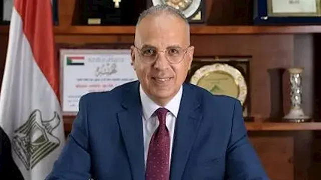الحكومة تبحث توطين تقنيات إعادة استخدام المياه لتعظيم بالقطاع الصناعي