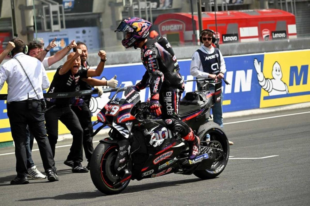 Martin surges to MotoGP sprint win as Marquez breaks foot at Le Mans