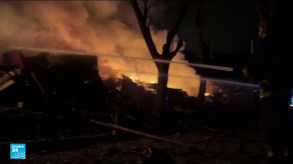 ليل ثقيل في زابوريجيا الأوكرانية... وزيلينسكي يتهم روسيا باستخدام صواريخ بالستية كورية شمالية