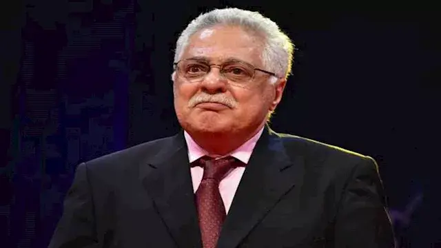 توفيق عبدالحميد: أعاني من صعوبة في المشي واستخدم كرسي متحرك