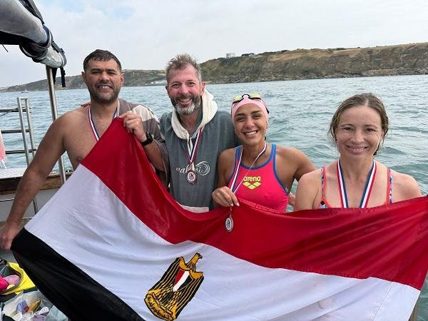 وزير الرياضة يهنئ فاطمة الفقي ومصطفى زكي بعد عبور المانش