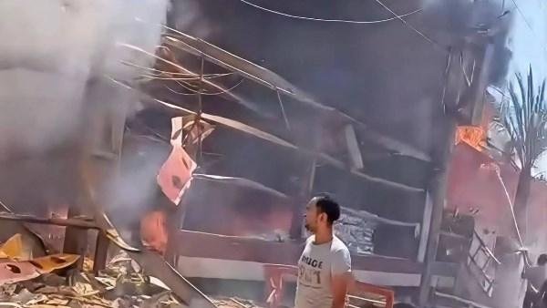 حريق هائل يلتهم مخزن بويات في المنوفية والمحافظ ينتقل لموقع الحادث