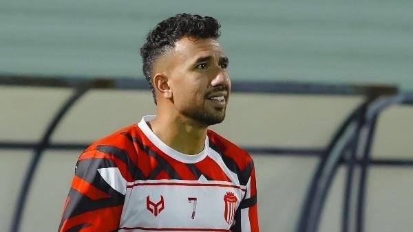 تريزيجيه يحسم موقفه من الاعتزال الدولي