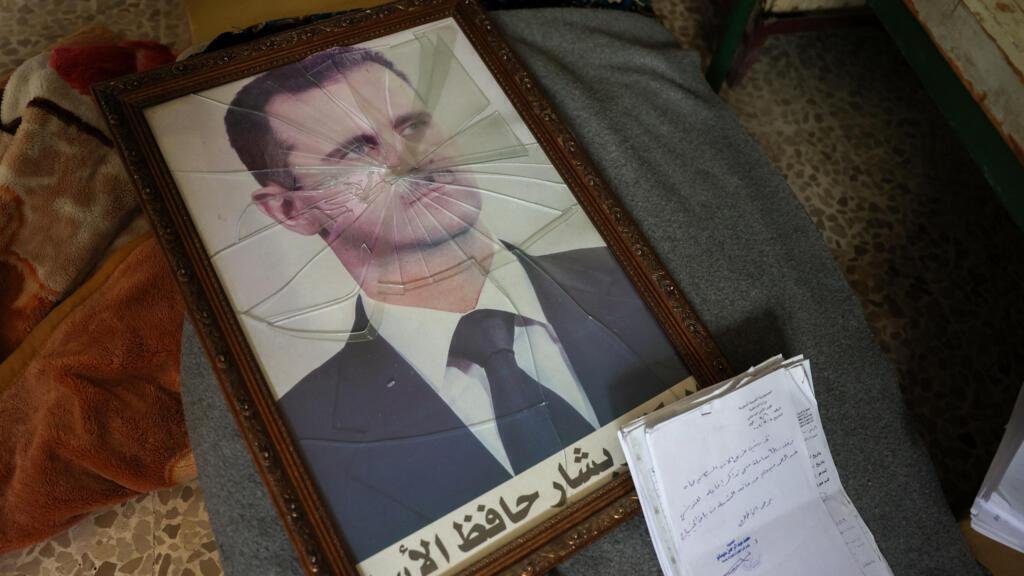 لبنان يوقف ضابطا سوريا سابقا مطلوبا لقضاء بلاده ومتهم بارتكاب "جرائم ضد الإنسانية" خلال فترة حكم الأسد