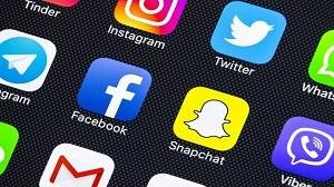ألمانيا تدرس فرض ضوابط على استخدام وسائل التواصل للمراهقين حتى سن 18 عاماً