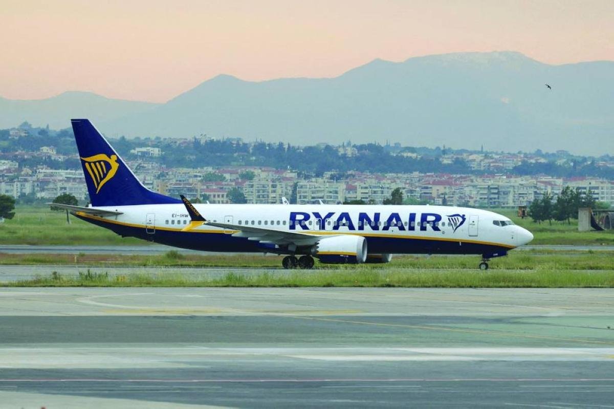 Ryanair quarterly profit slides on Mideast war impact