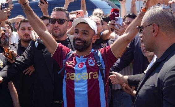 المدير الرياضي لطرابزون يكشف دور تريزيجيه وأونانا في صفقة محمد صلاح