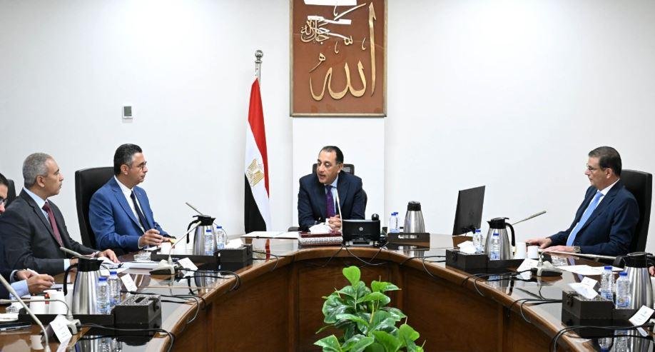 مدبولي: تكليفات مستمرة من الرئيس بتوفير مخزون استراتيجي وآمن من السلع يغطي فترات زمنية طويلة