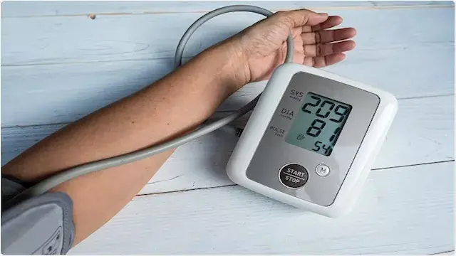 ماذا يفعل ارتفاع ضغط الدم بالشرايين؟.. 5 علامات تستدعي الانتباه