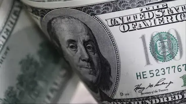 تخطى 51 جنيهًا.. الدولار يقفز مقابل الجنيه بالتعاملات الأولى