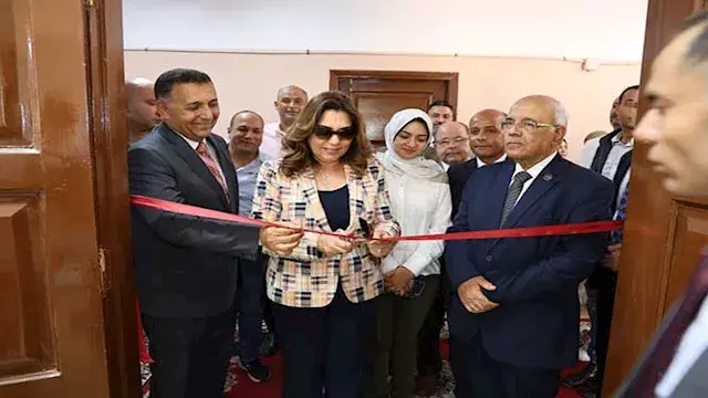 وزيرة التنمية المحلية ومحافظ ا...