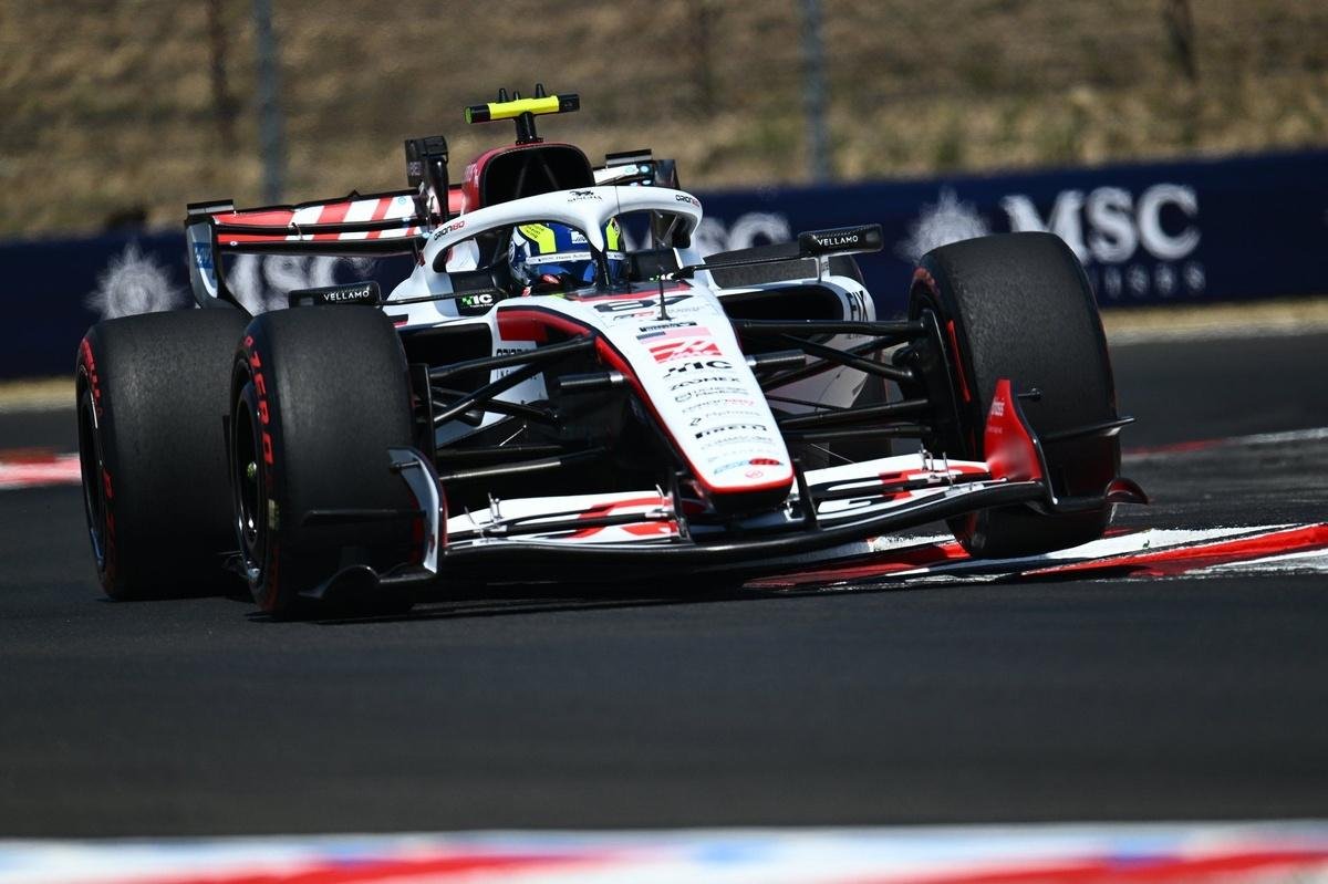 Haas “shouldn’t be fighting with” Aston Martin – Oliver Bearman